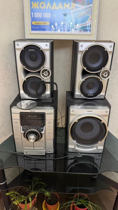 Продам музыкальный центр. Состояние отличное. Цена: 40.000 тг.