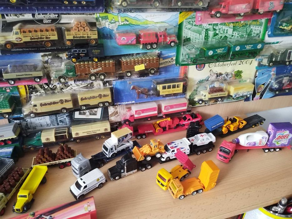 Голяма колекция от камиони Herpa