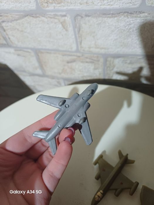 Стари пластамасови самолетчета