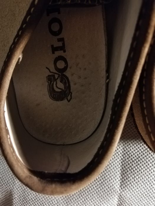 Tenesi aproape noi marimea 38