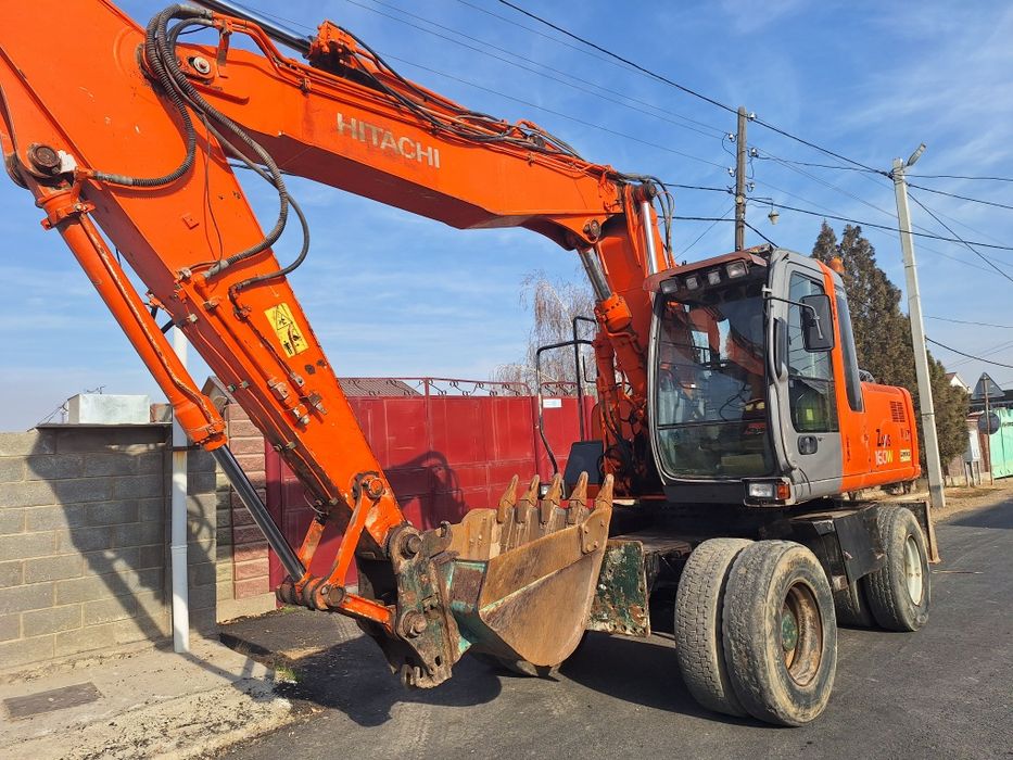Экскаватор Хитачи зх160.