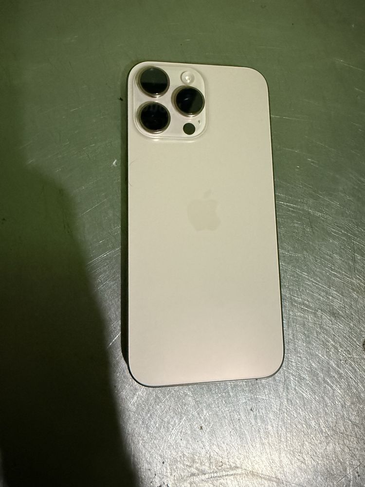 iPhone 16 pro max - заключен