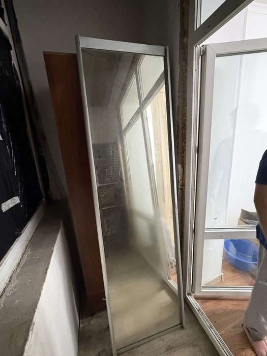 Зеркало  хорошое состояние, нет трещин