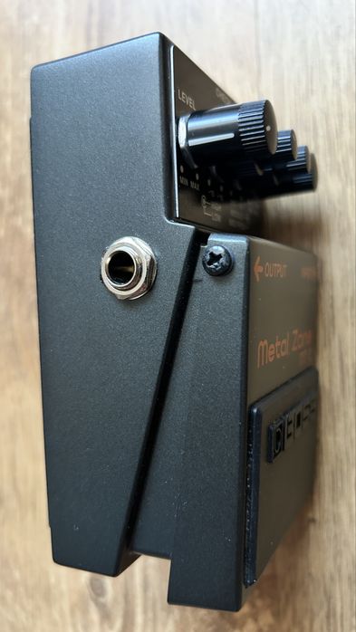 Pedala BOSS MT-2 Metal Zone (patch si split incluse) - in garantie