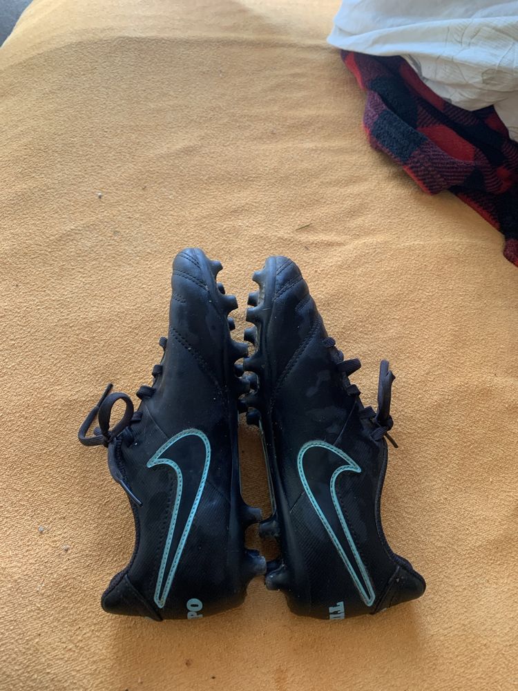 Ghete Fotbal Nike Tiempo VI SG