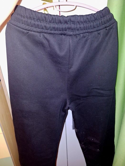 Анцуг с камъчета