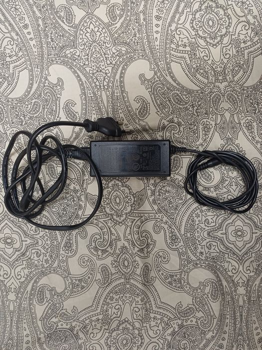 Alimentator Harman Kardon 19v 2A in stare buna
