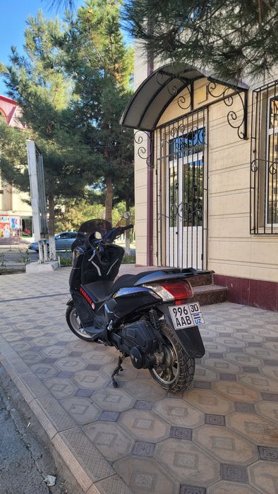 YAMAHA N MAX I срочно сотилади