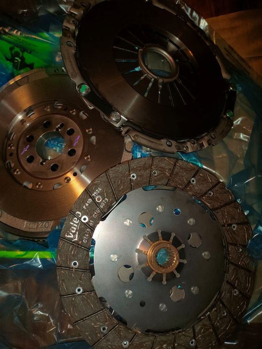 Vând ambreiaj cu volanta masa dubla Alfa Romeo 145/146/147/156/166 1.9