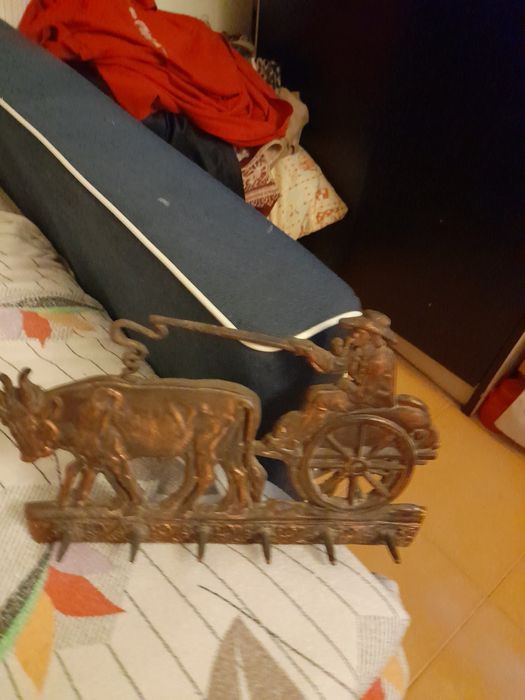 Carul cu boi din bronz