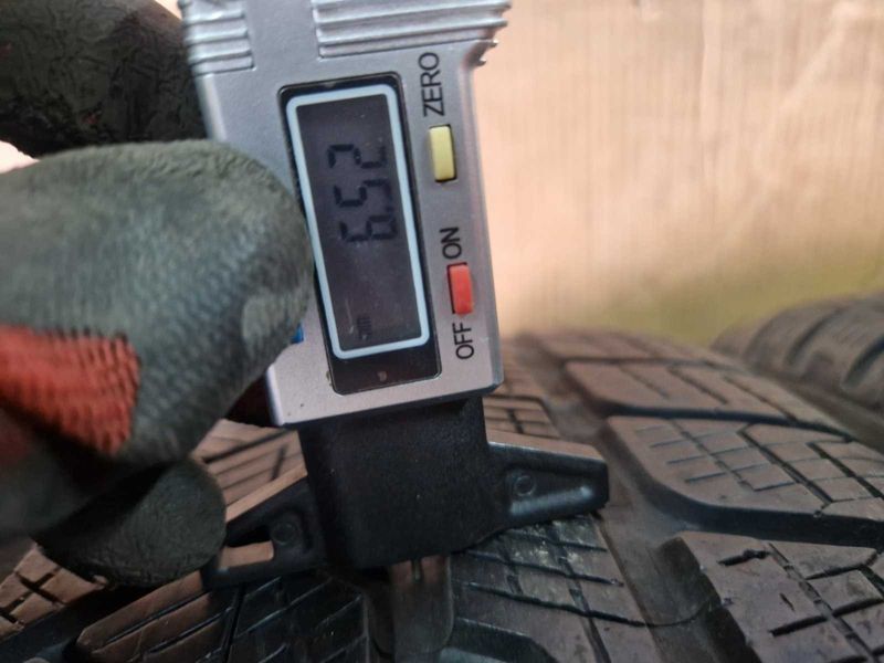 2 Pirelli R20 285/40
зимни гуми DOT2718