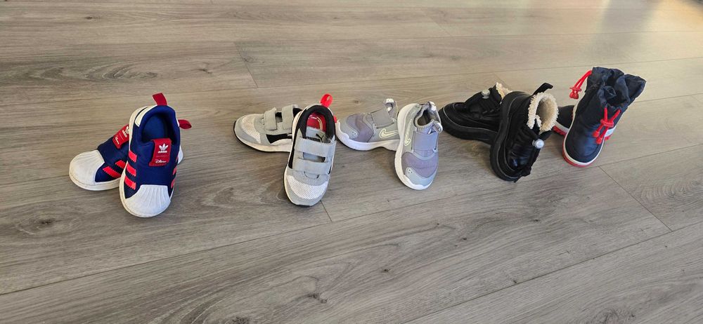 Vand Adidași copiii marime 22 5buc