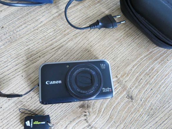 Canon PowerShot SX210 IS 14.1MP Цифров Фотоапарат