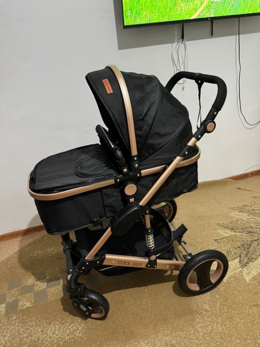 Коляска детская практический новая