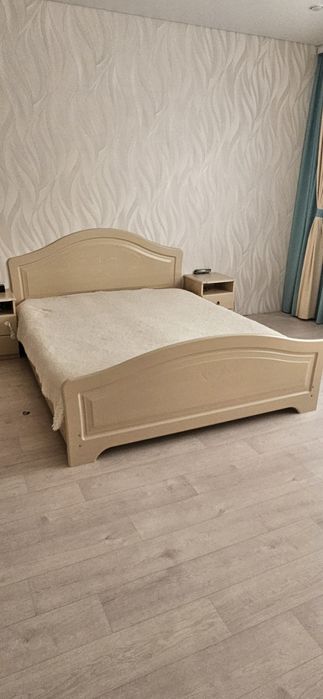 Продам двухспальную кровать