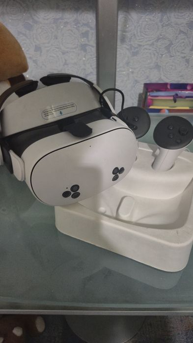 Meta quest 3s в новейшем состоянии пользовался  часов 30
