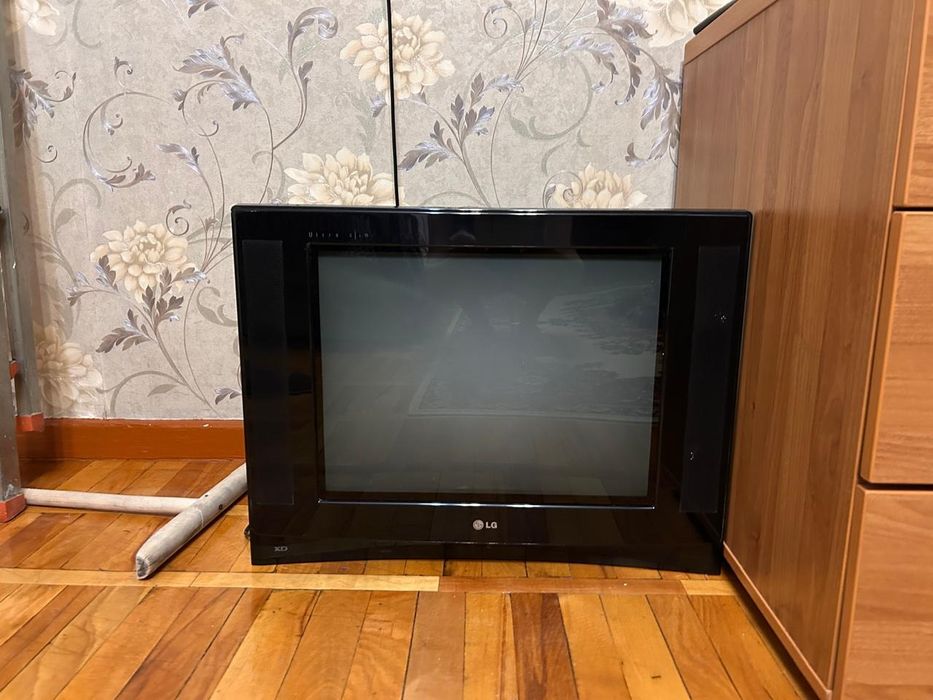 Продам телевизор LG