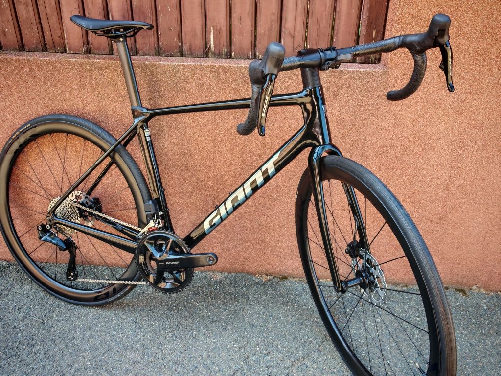 Bicicleta cursiera carbon Giant TCR ADVANCED Pro1 105 Di2 12V size M