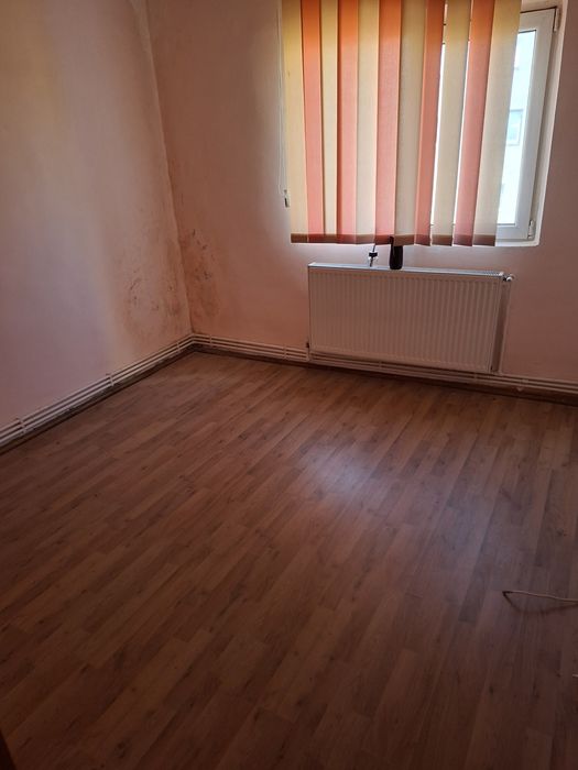 vand apartament 2 camere cofort 1 dec zona brosteni