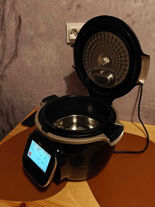 Multicooker inteligent Tefal Cook4me Touch Wi-Fi, 6L, 1600W, ecran LCD