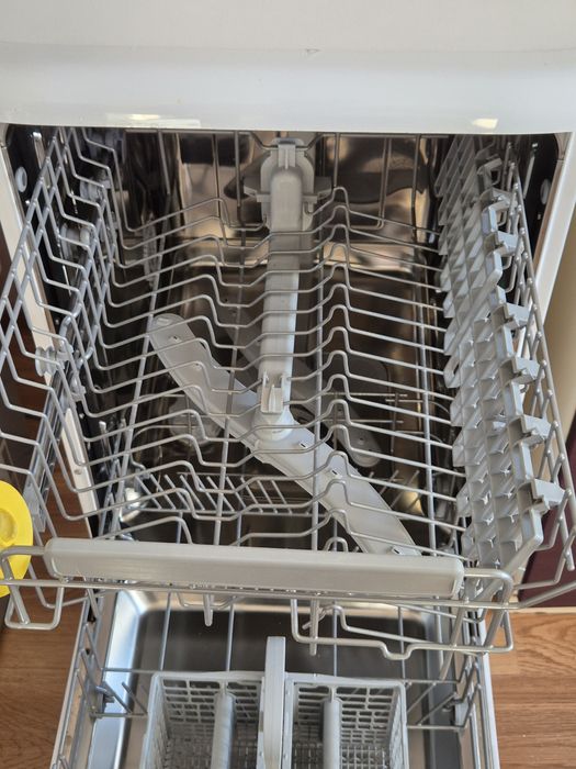 Masina de spalat vase 45 cm