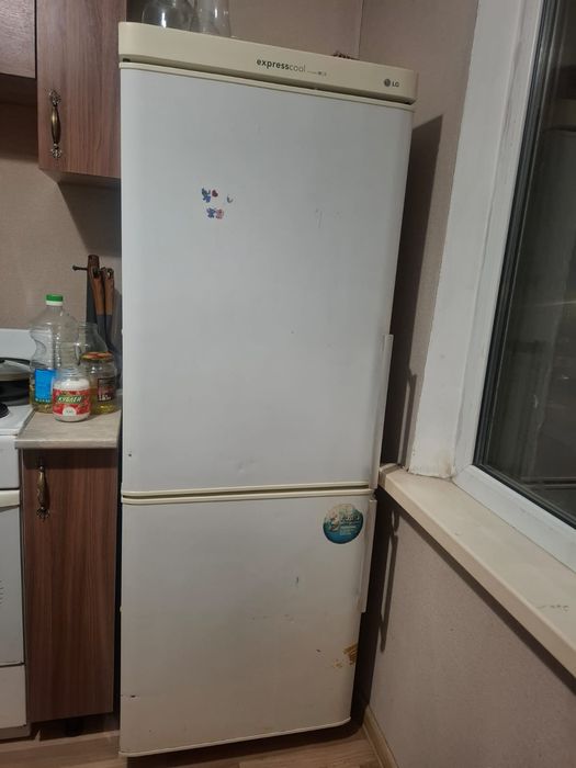 Продам холодильник LG