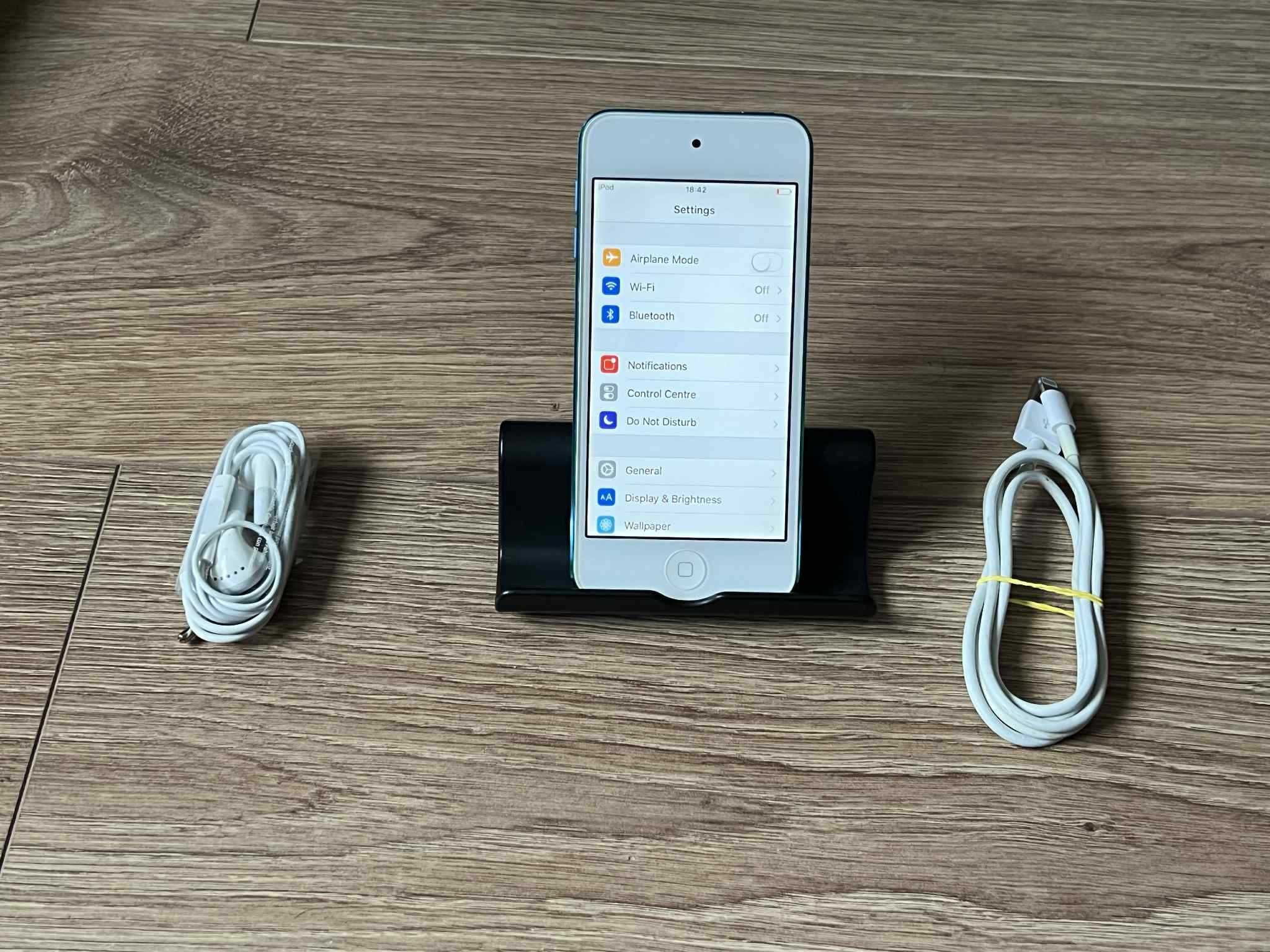 Ipod touch 5th gen 16gb Apple wi-fi, camera, bluetooth+accesorii