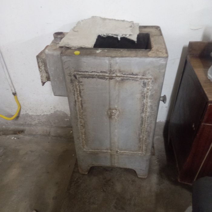 Продам чугунная агв печь для отопление дома