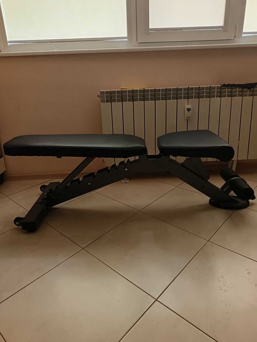 Продавам професионална лежанка