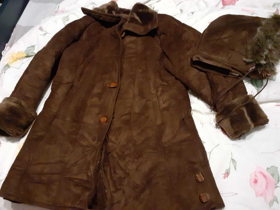 Cojoc sintetic cu gluga marime 50