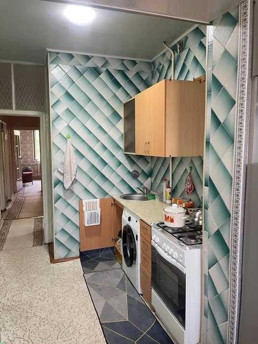 Medgorodok 4 xona sotiladi srochna. Медгородок 4 комнатная квартира