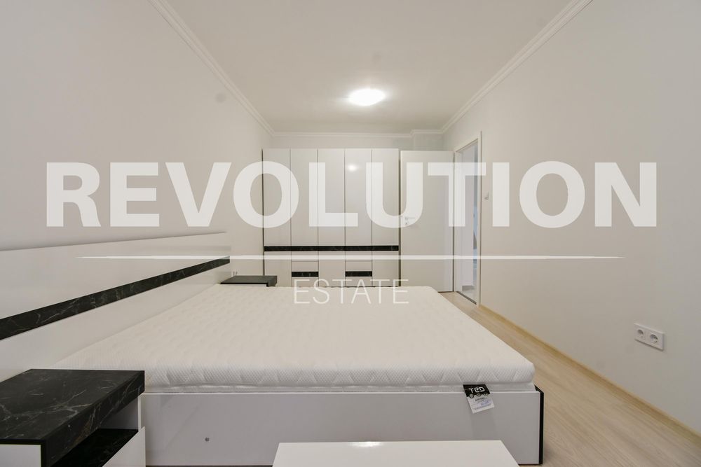 Дава се под наем Тристаен апартамент в София, Център - 108 кв.м за 1200 € - Снимка #6