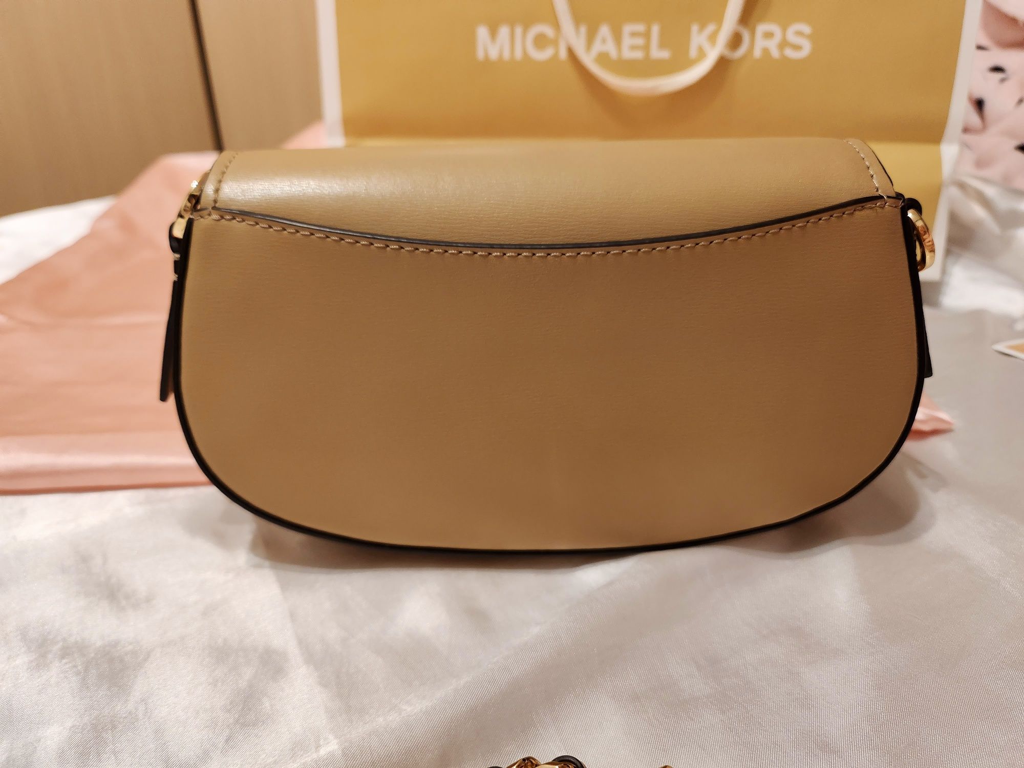 Geanta Michael Kors Mila