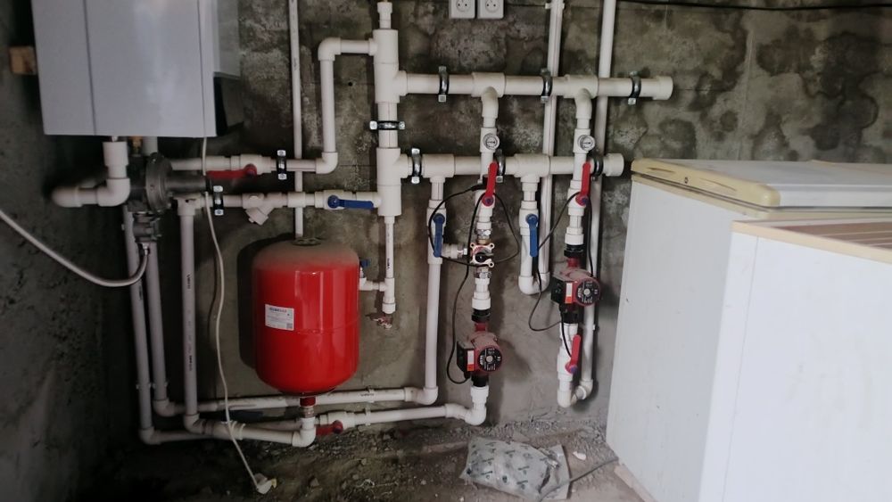 Biz kuchli va tajribali santexniklarmiz.