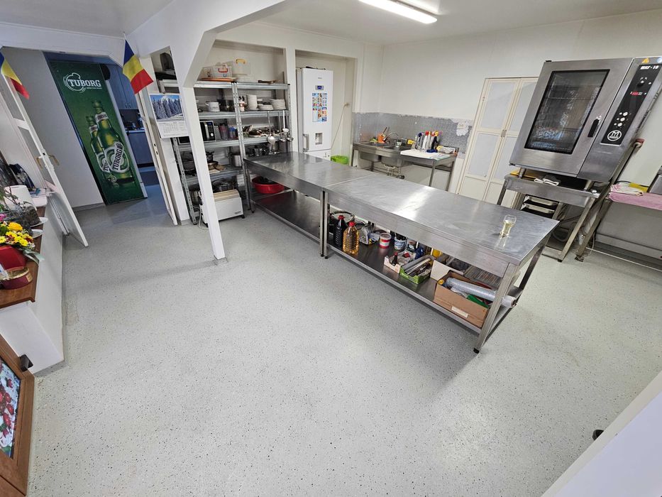 Se vinde afacere la cheie cu spatiu comercial