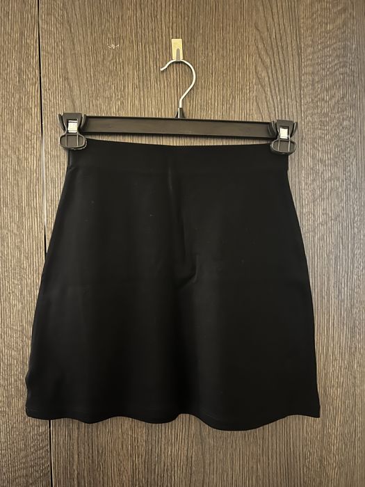 Къса черна пола H&M - нова с етикет