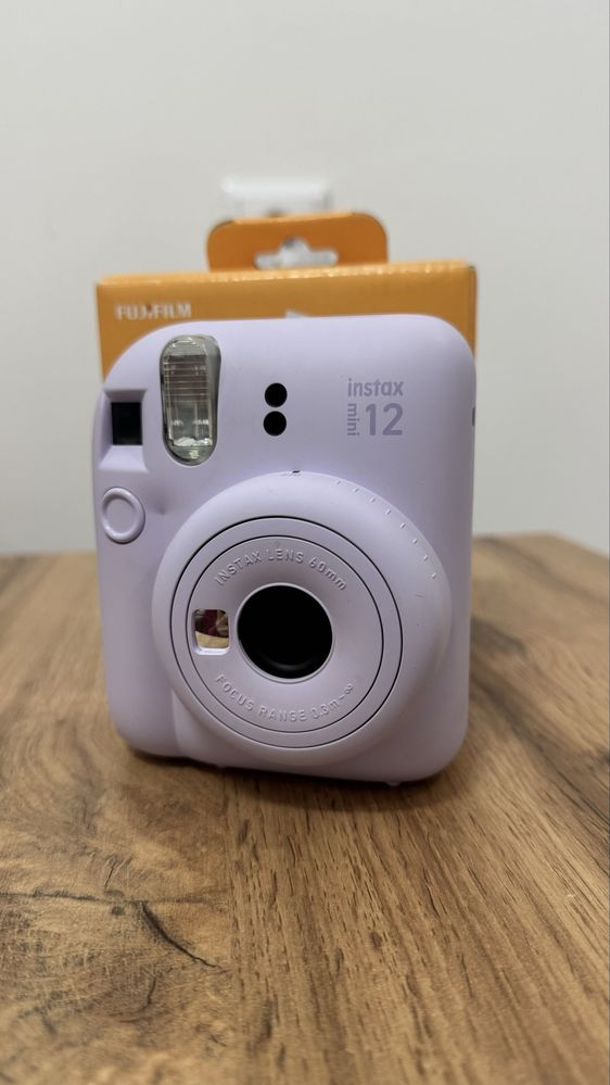 Продаю Instax Mini 12