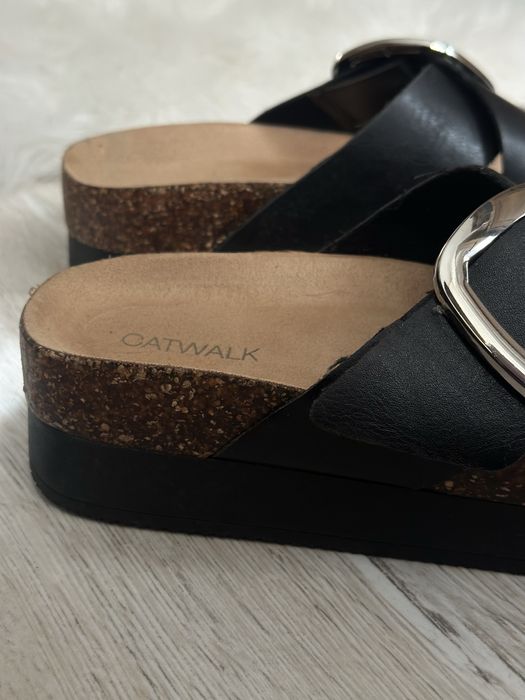 Saboti din piele naturala