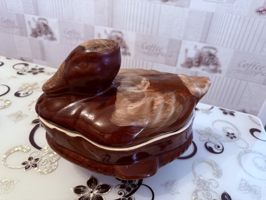 Утятница в отличном состоянии, обмен не интересует.