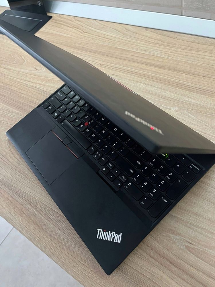 Laptop ThinkPad i5