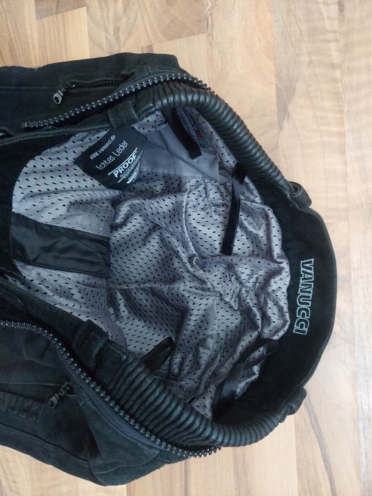 Pantaloni moto Vanucci,piele intoarsa ,stare buna