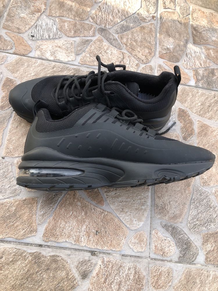 Продават се Nike
