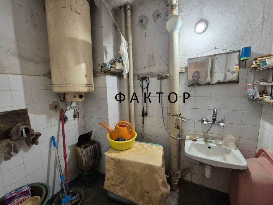 Продава се Многостаен апартамент в Пловдив, Център - 130 кв.м за 1461 €/кв.м - Снимка #9