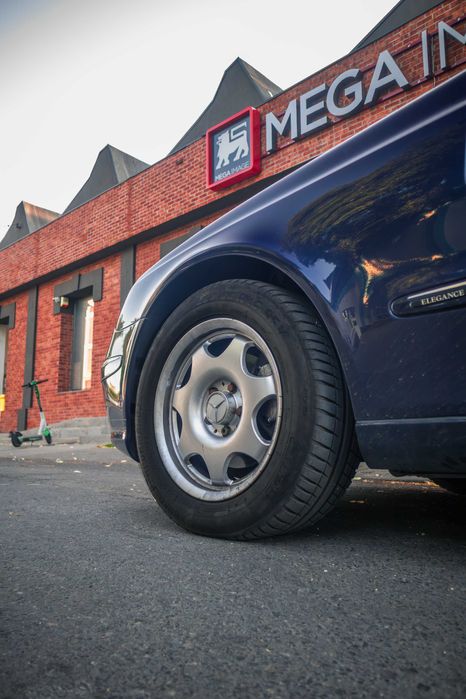 Mercedes e-class w211 2.7 Diesel Manual (e270) interior piele / mahon