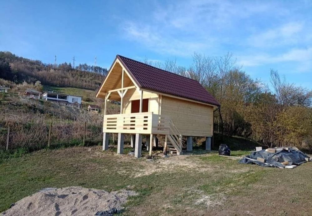 Cabane din.  lemn