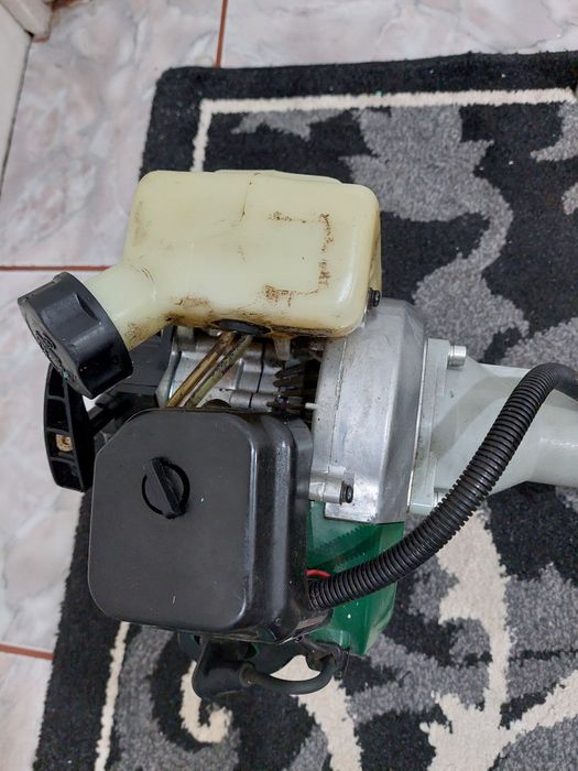 Cositoare gard viu și crengi second-hand