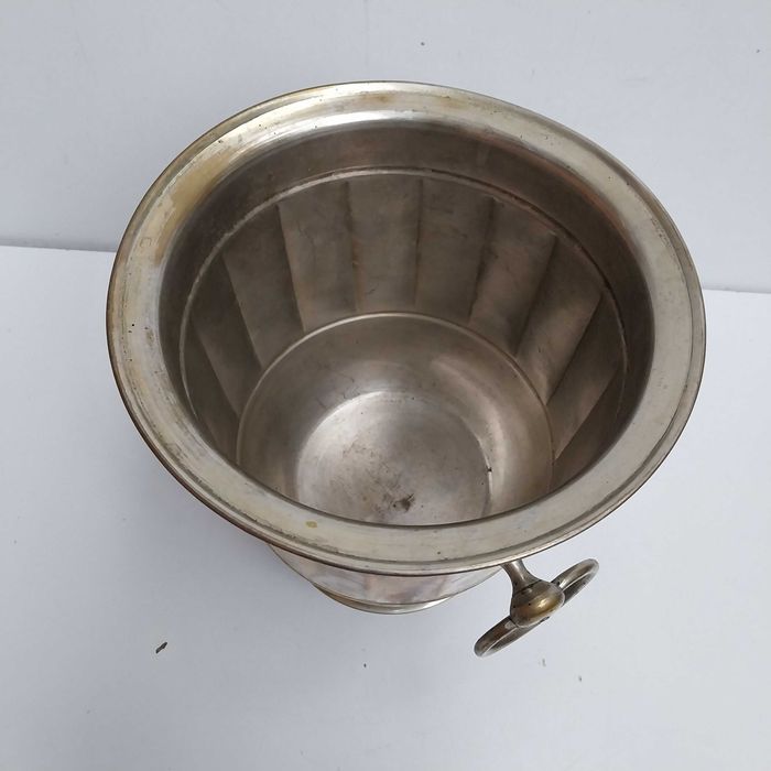 НАЙ ДОБРАТА ОФЕРТА Стара шампаниера ,купа за лед