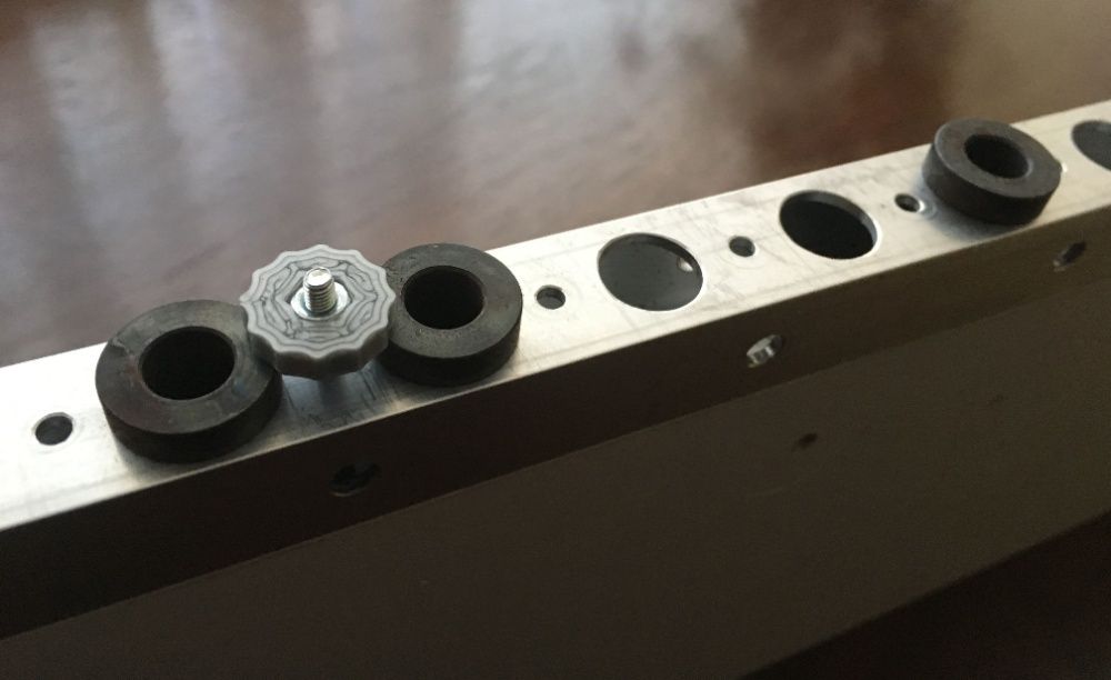 Sablon mobila liniar aluminiu L=600mm v.2 pentru PAL 18mm bucse 3x 5/8