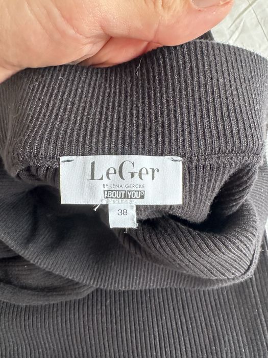 Fusta neagra midi Leger