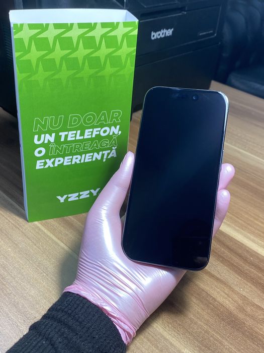 iPhone 15 Pro / 256 GB / Sănătate baterie 90% / Foarte bun